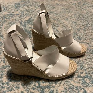 Treasure & Bond white wedges, Size 13